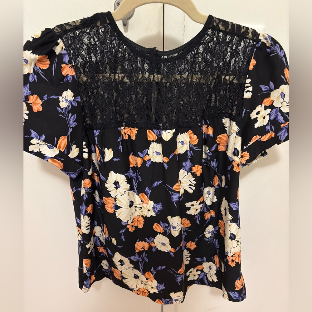 100% silk SUNNER SILK Floral Lace Women's Top - size medium new without tags
